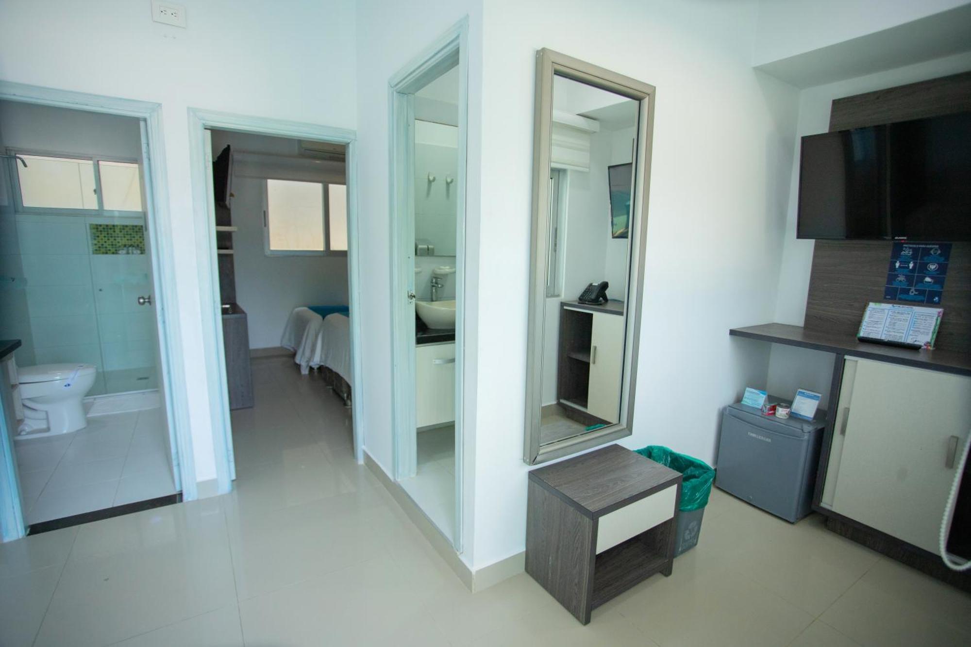 Hotel Poblado โกเวญาส ภายนอก รูปภาพ